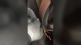 Зажимы для стеклянных перил фиксируют стеклянные панели толщиной 8–12,76 мм.